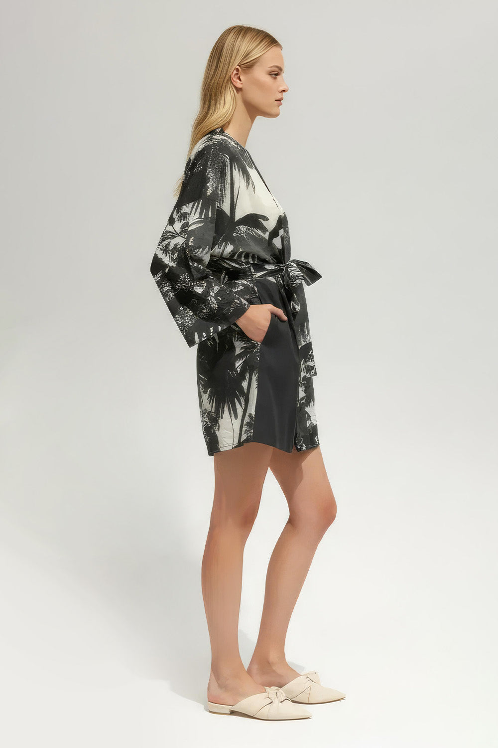 Kimono me motive tropikale pamje ballore