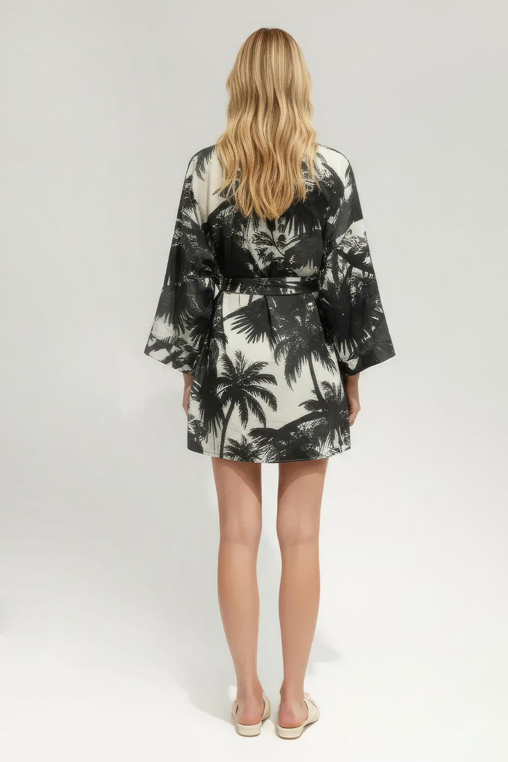 Kimono me motive tropikale pamje ballore