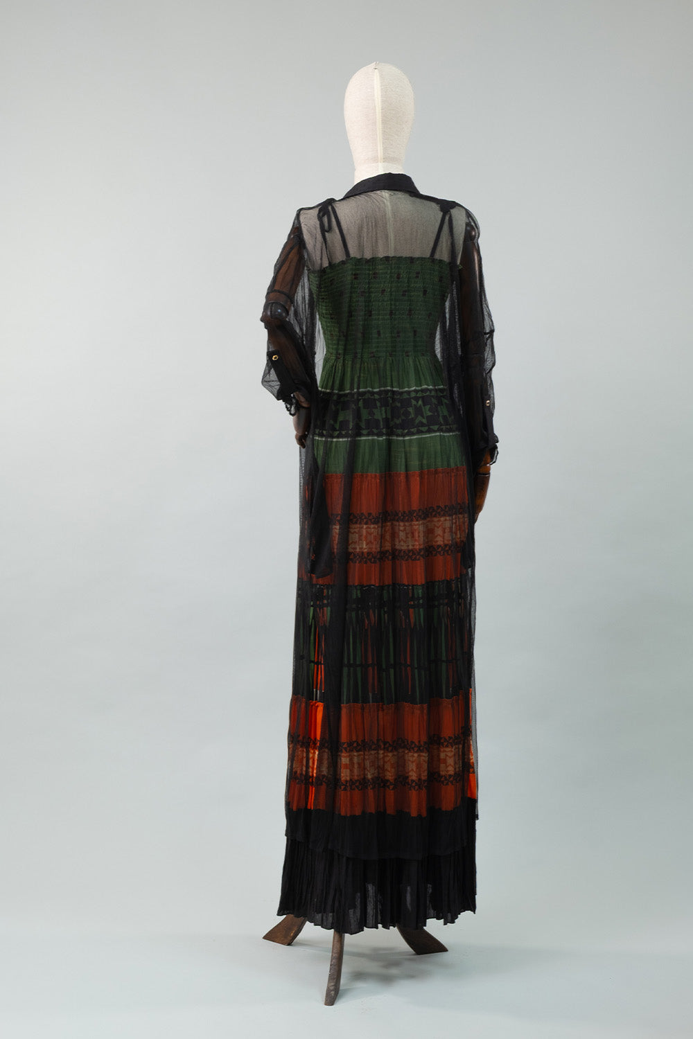 Vivienne Fustan Shumëngjyrësh 8110